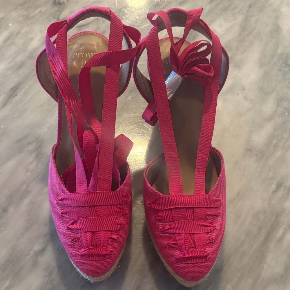 Crown & Ivy Fuchsia Espadrille Wedges